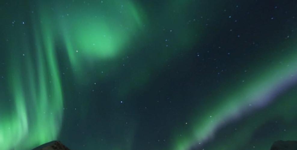 Nordlichter über den Lyngen Alpen, Rønestinden | © MML Aurora Borealis über Lyngseidet